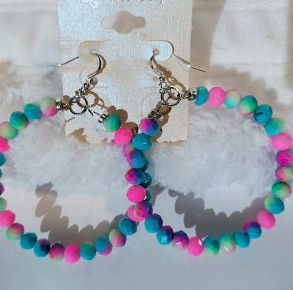 Large hoop earrings with bright pink and blue glass beads create a vibrant 6.5 C - Picture 3 of 4